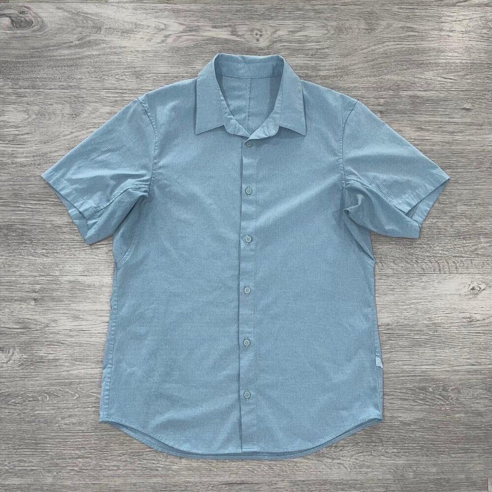 Lululemon Polo Shirt Men’s Small ? Short Sleeve Button Up Blue Collared Stretch - Picture 1 of 7